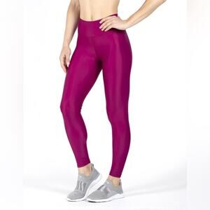 Heroine Sport Density Legging in wild berry  size small high waisted purple